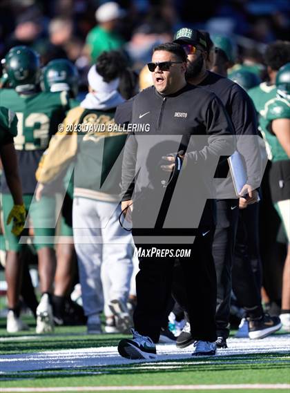 Thumbnail 1 in DeSoto vs. Southlake Carroll (UIL 6A D2 Semifinal Playoff) photogallery.