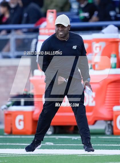 Thumbnail 1 in DeSoto vs. Southlake Carroll (UIL 6A D2 Semifinal Playoff) photogallery.
