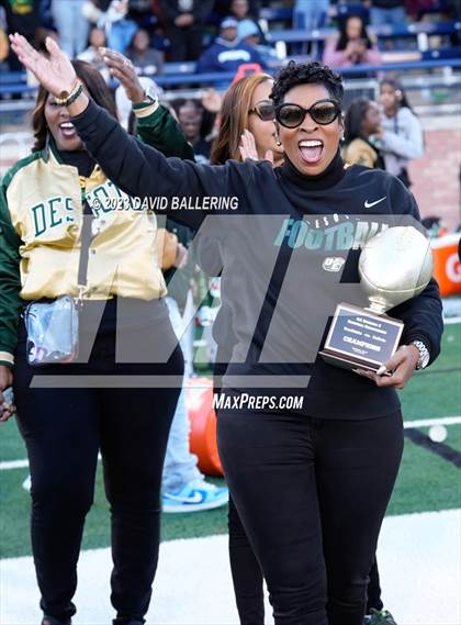 Thumbnail 2 in DeSoto vs. Southlake Carroll (UIL 6A D2 Semifinal Playoff) photogallery.