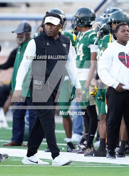 Thumbnail 1 in DeSoto vs. Southlake Carroll (UIL 6A D2 Semifinal Playoff) photogallery.