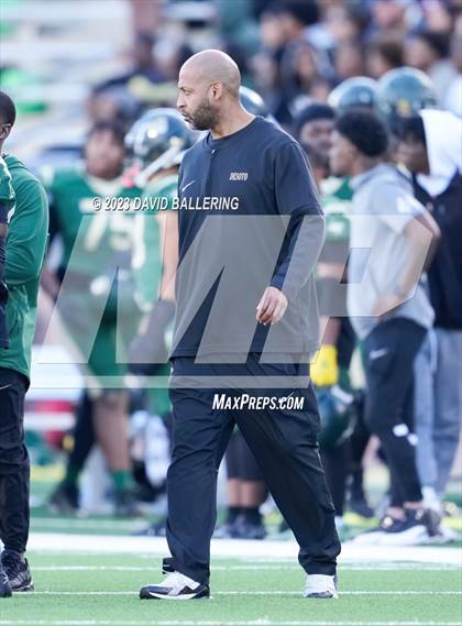 Thumbnail 2 in DeSoto vs. Southlake Carroll (UIL 6A D2 Semifinal Playoff) photogallery.