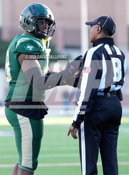 Thumbnail 2 in DeSoto vs. Southlake Carroll (UIL 6A D2 Semifinal Playoff) photogallery.