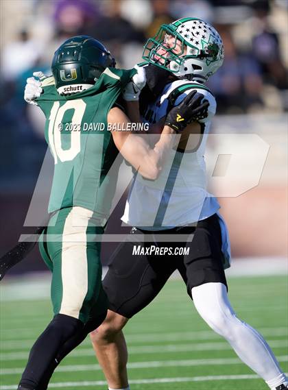 Thumbnail 1 in DeSoto vs. Southlake Carroll (UIL 6A D2 Semifinal Playoff) photogallery.