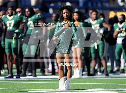 Thumbnail 1 in DeSoto vs. Southlake Carroll (UIL 6A D2 Semifinal Playoff) photogallery.