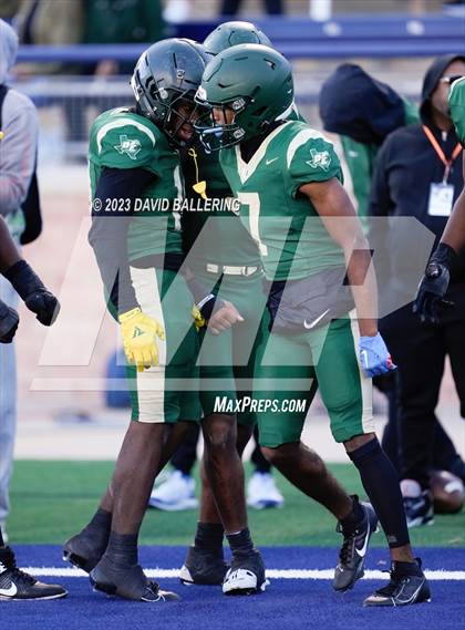 Thumbnail 2 in DeSoto vs. Southlake Carroll (UIL 6A D2 Semifinal Playoff) photogallery.