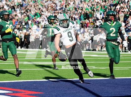 Thumbnail 1 in DeSoto vs. Southlake Carroll (UIL 6A D2 Semifinal Playoff) photogallery.