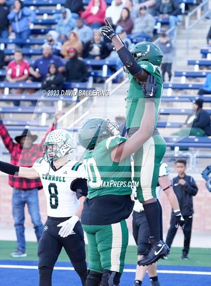 Thumbnail 1 in DeSoto vs. Southlake Carroll (UIL 6A D2 Semifinal Playoff) photogallery.