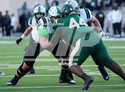 Thumbnail 1 in DeSoto vs. Southlake Carroll (UIL 6A D2 Semifinal Playoff) photogallery.