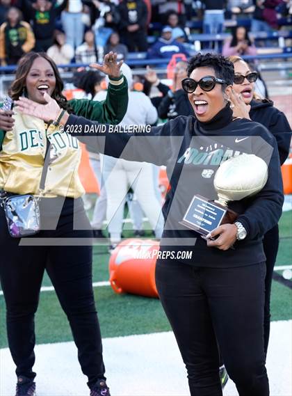 Thumbnail 1 in DeSoto vs. Southlake Carroll (UIL 6A D2 Semifinal Playoff) photogallery.