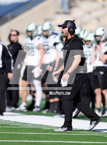 Thumbnail 2 in DeSoto vs. Southlake Carroll (UIL 6A D2 Semifinal Playoff) photogallery.