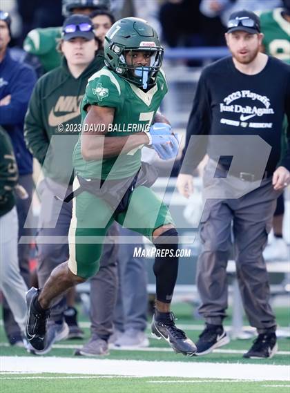 Thumbnail 1 in DeSoto vs. Southlake Carroll (UIL 6A D2 Semifinal Playoff) photogallery.