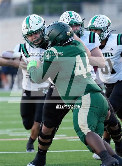 Thumbnail 1 in DeSoto vs. Southlake Carroll (UIL 6A D2 Semifinal Playoff) photogallery.