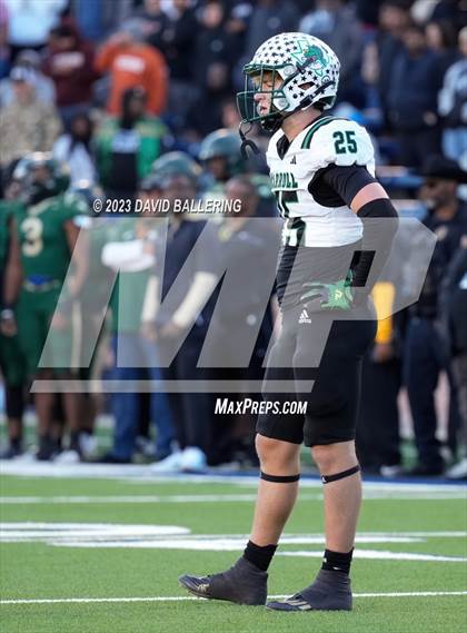 Thumbnail 3 in DeSoto vs. Southlake Carroll (UIL 6A D2 Semifinal Playoff) photogallery.