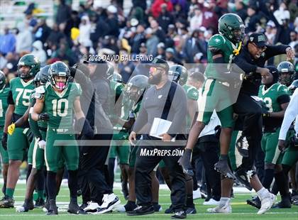 Thumbnail 1 in DeSoto vs. Southlake Carroll (UIL 6A D2 Semifinal Playoff) photogallery.