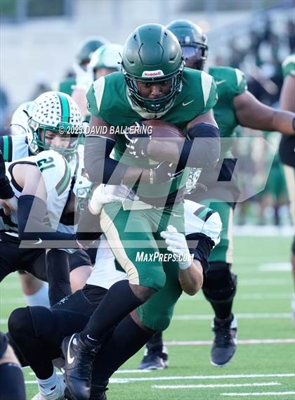 Thumbnail 1 in DeSoto vs. Southlake Carroll (UIL 6A D2 Semifinal Playoff) photogallery.
