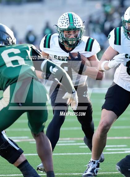 Thumbnail 1 in DeSoto vs. Southlake Carroll (UIL 6A D2 Semifinal Playoff) photogallery.