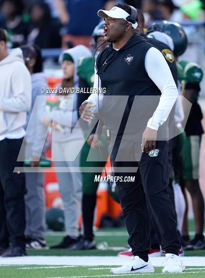 Thumbnail 2 in DeSoto vs. Southlake Carroll (UIL 6A D2 Semifinal Playoff) photogallery.