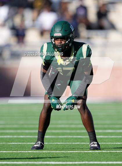 Thumbnail 3 in DeSoto vs. Southlake Carroll (UIL 6A D2 Semifinal Playoff) photogallery.