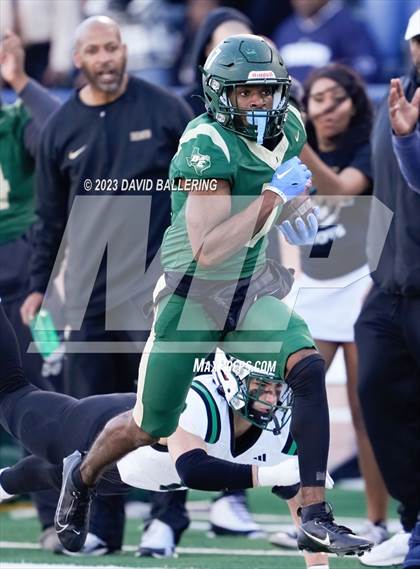 Thumbnail 3 in DeSoto vs. Southlake Carroll (UIL 6A D2 Semifinal Playoff) photogallery.