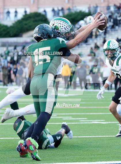 Thumbnail 1 in DeSoto vs. Southlake Carroll (UIL 6A D2 Semifinal Playoff) photogallery.