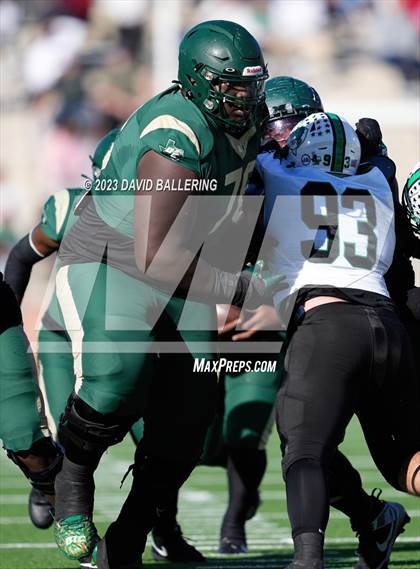 Thumbnail 3 in DeSoto vs. Southlake Carroll (UIL 6A D2 Semifinal Playoff) photogallery.