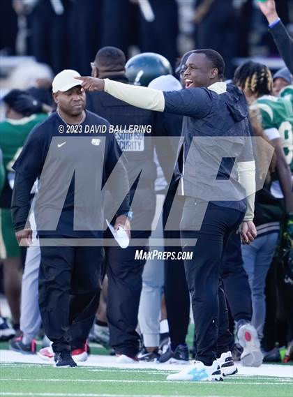 Thumbnail 1 in DeSoto vs. Southlake Carroll (UIL 6A D2 Semifinal Playoff) photogallery.