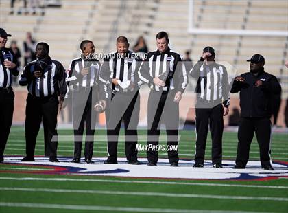 Thumbnail 2 in DeSoto vs. Southlake Carroll (UIL 6A D2 Semifinal Playoff) photogallery.