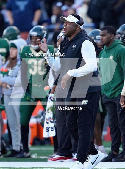Thumbnail 1 in DeSoto vs. Southlake Carroll (UIL 6A D2 Semifinal Playoff) photogallery.