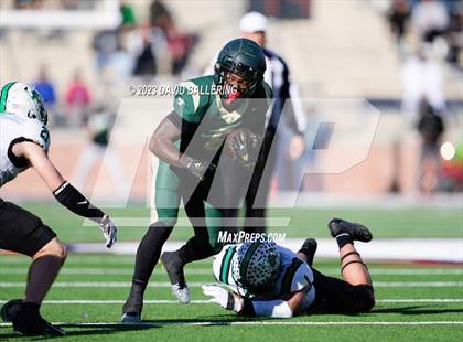 Thumbnail 1 in DeSoto vs. Southlake Carroll (UIL 6A D2 Semifinal Playoff) photogallery.
