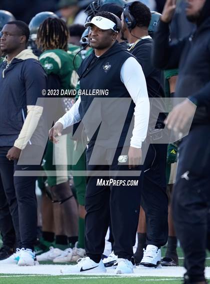 Thumbnail 2 in DeSoto vs. Southlake Carroll (UIL 6A D2 Semifinal Playoff) photogallery.