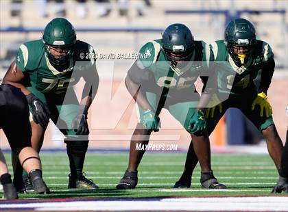Thumbnail 1 in DeSoto vs. Southlake Carroll (UIL 6A D2 Semifinal Playoff) photogallery.