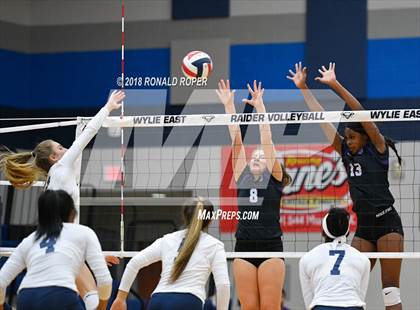 Thumbnail 2 in Independence @ Wylie East photogallery.