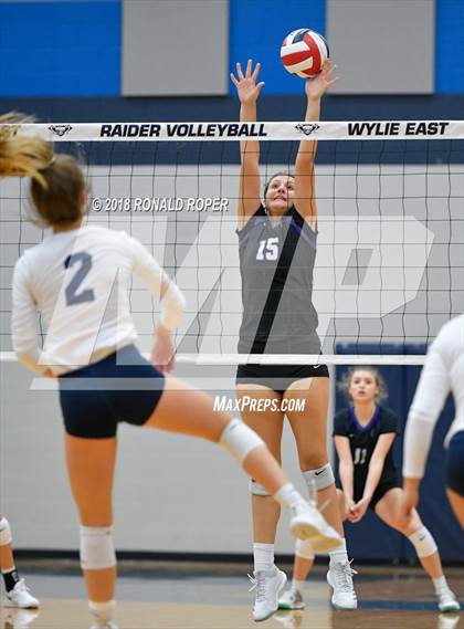 Thumbnail 1 in Independence @ Wylie East photogallery.