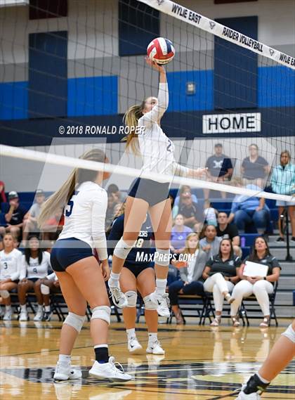 Thumbnail 1 in Independence @ Wylie East photogallery.