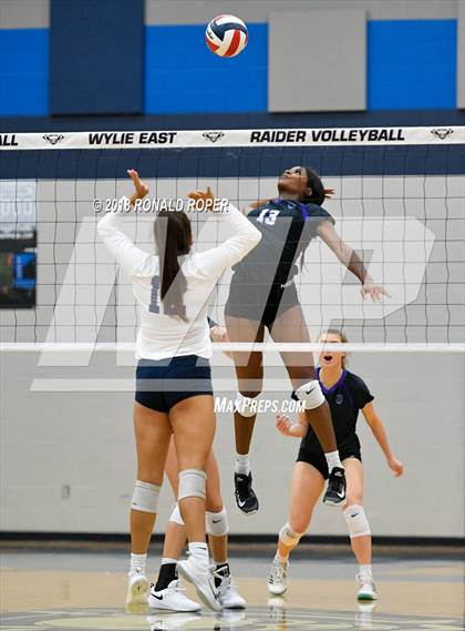 Thumbnail 2 in Independence @ Wylie East photogallery.