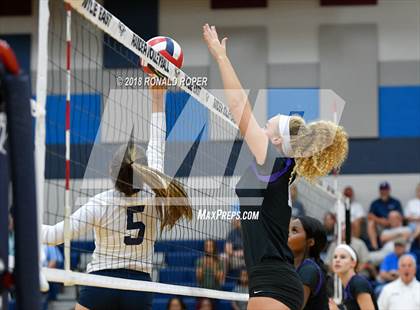 Thumbnail 2 in Independence @ Wylie East photogallery.