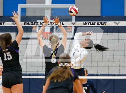 Thumbnail 1 in Independence @ Wylie East photogallery.