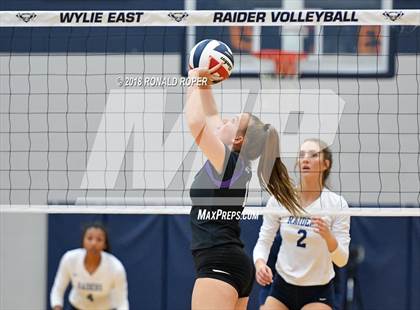 Thumbnail 2 in Independence @ Wylie East photogallery.