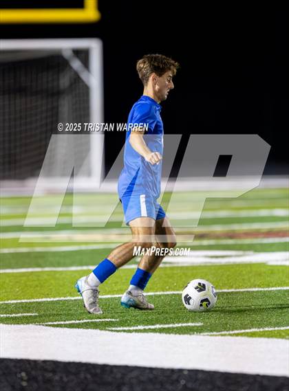 Thumbnail 3 in Lewisburg vs Gulfport photogallery.