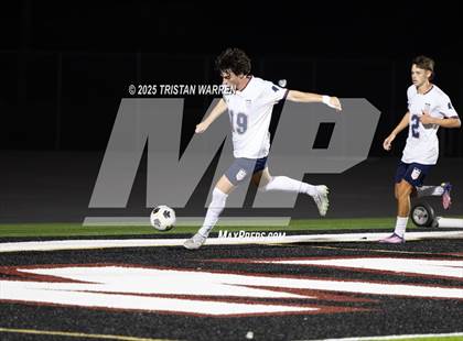 Thumbnail 3 in Lewisburg vs Gulfport photogallery.