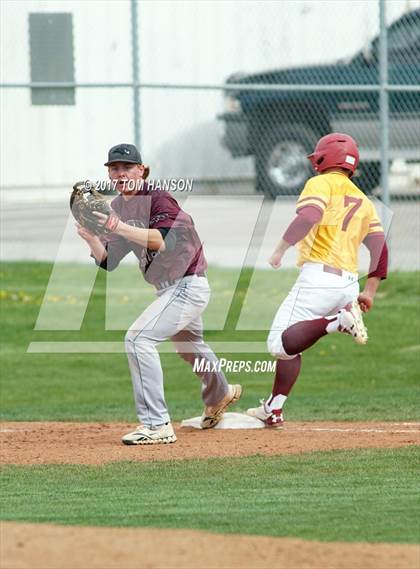 Thumbnail 1 in Rocky Mountain vs Horizon photogallery.
