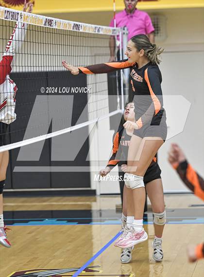 Thumbnail 2 in Cobre vs. Taos photogallery.