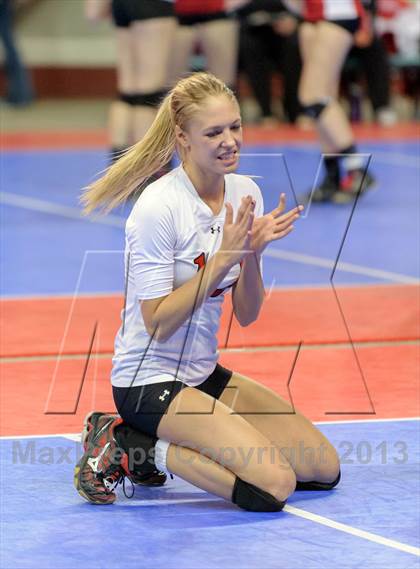 Thumbnail 2 in Eaton vs. Lamar (CHSAA 3A Pool I) photogallery.