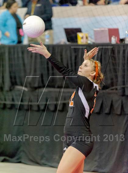Thumbnail 3 in Eaton vs. Lamar (CHSAA 3A Pool I) photogallery.