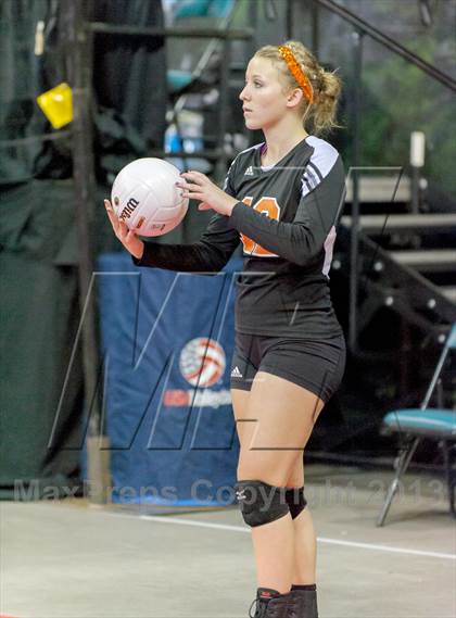 Thumbnail 2 in Eaton vs. Lamar (CHSAA 3A Pool I) photogallery.