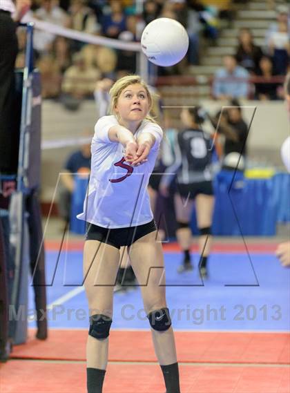 Thumbnail 3 in Eaton vs. Lamar (CHSAA 3A Pool I) photogallery.