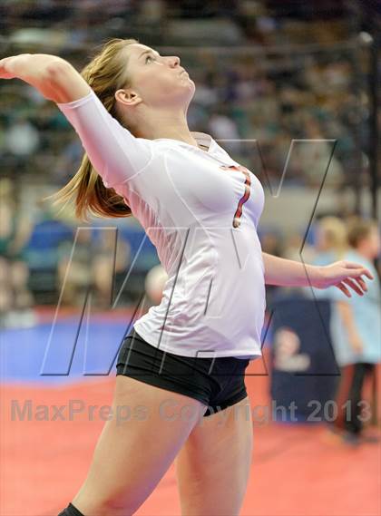Thumbnail 3 in Eaton vs. Lamar (CHSAA 3A Pool I) photogallery.