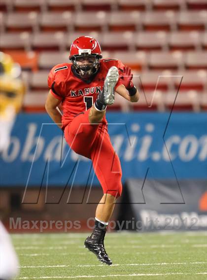 Thumbnail 2 in Kahuku vs. Punahou (HHSAA D1 Final) photogallery.