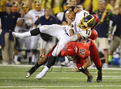 Thumbnail 2 in Kahuku vs. Punahou (HHSAA D1 Final) photogallery.