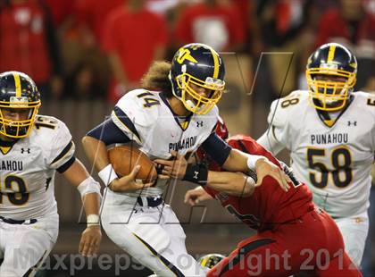 Thumbnail 3 in Kahuku vs. Punahou (HHSAA D1 Final) photogallery.